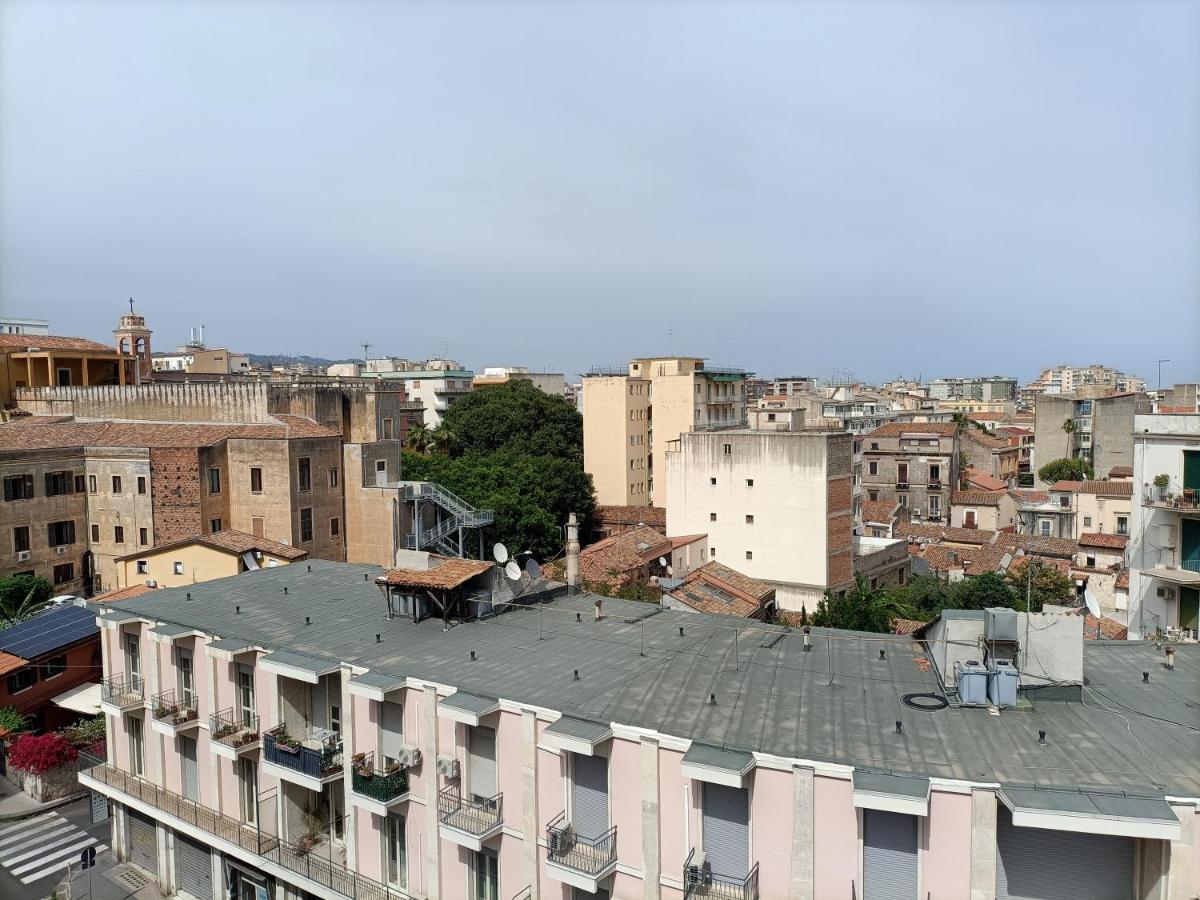 Orto Limoni Apartment - Quadrilocale Catania Centro Bagian luar foto